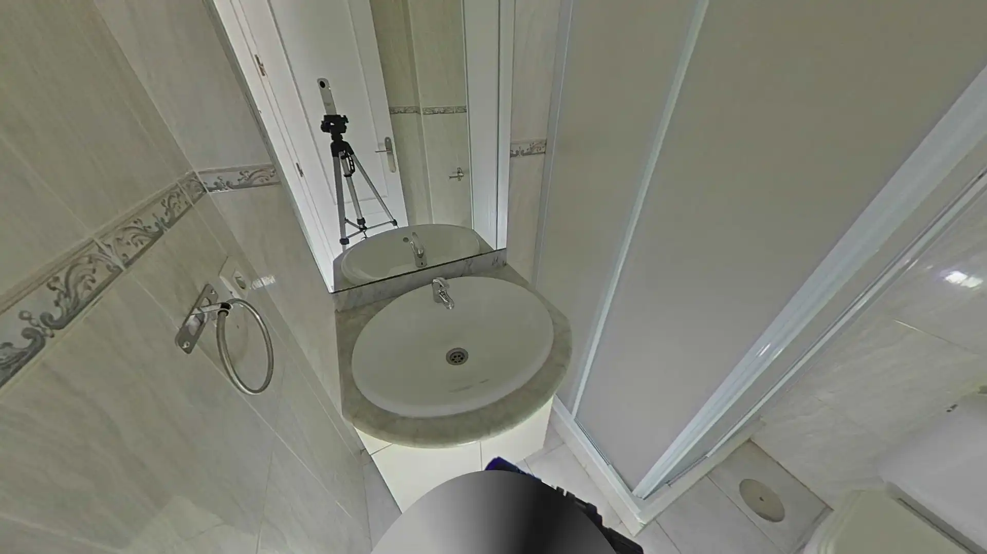 Badezimmer von Dachboden zum Verkauf in Mijas mit Abstellraum und Schwimmbad