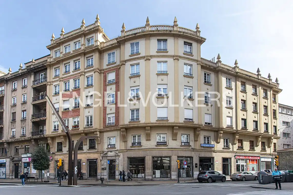 Vista exterior de Piso en venta en Gijón  con Calefacción