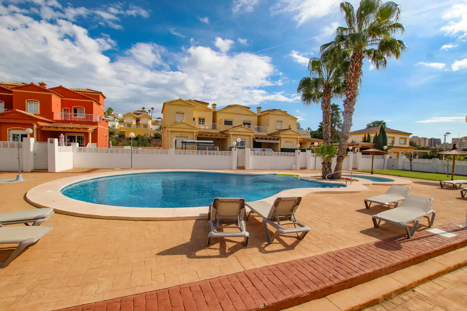 Maison mitoyenne avec piscine à vendre à Avenida Casanova, imagen 2