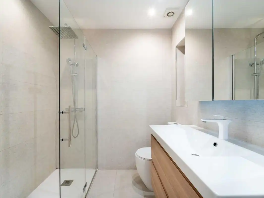 Baño de Piso en venta en Málaga con Aire acondicionado, Calefacción y Amueblado