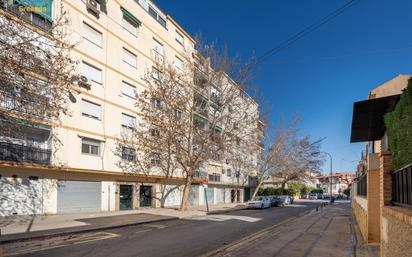 Exterior view of Flat for sale in  Granada Capital