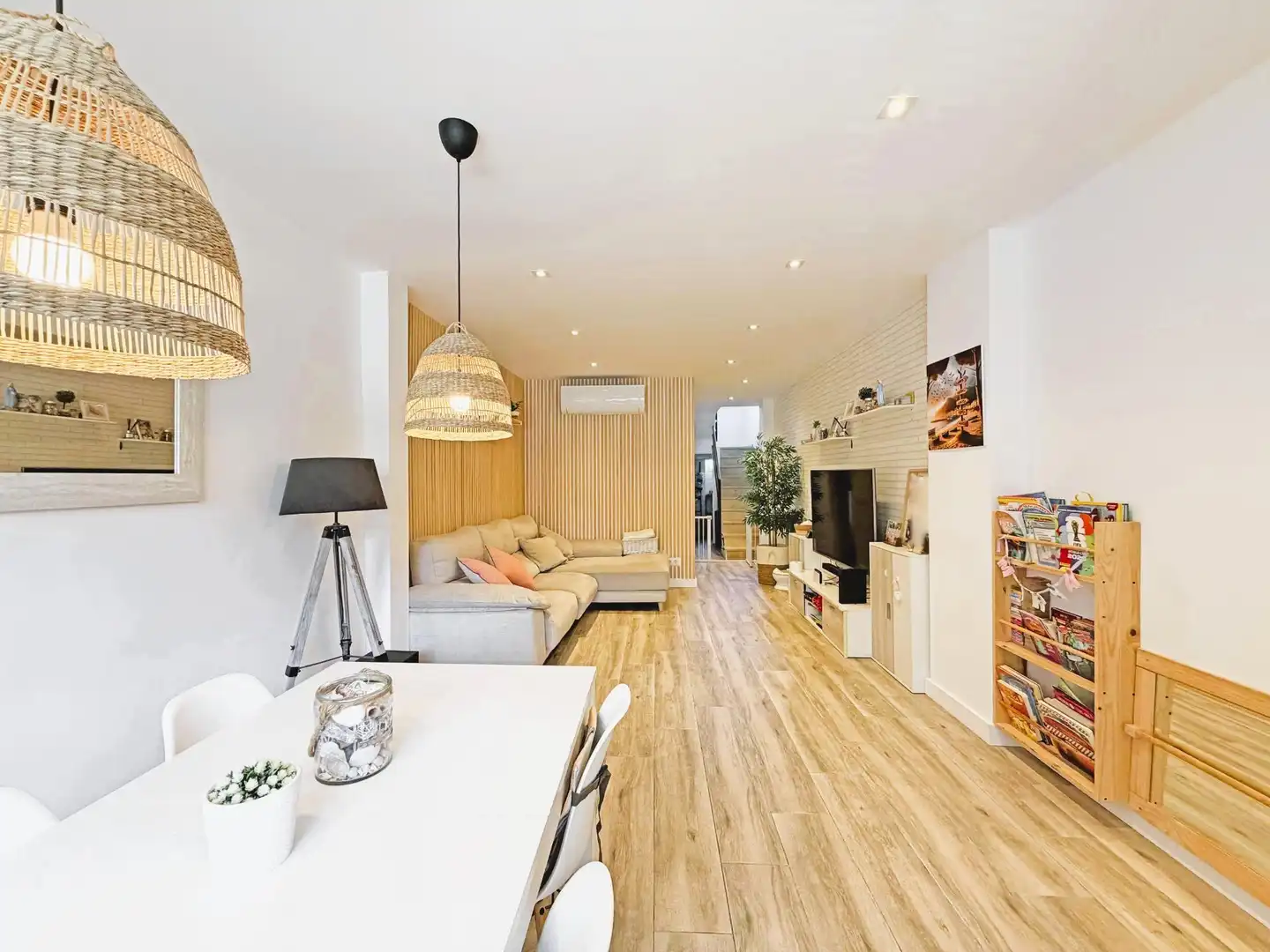Sala d'estar de Casa adosada en venda en Sabadell amb Aire condicionat, Calefacció i Terrassa