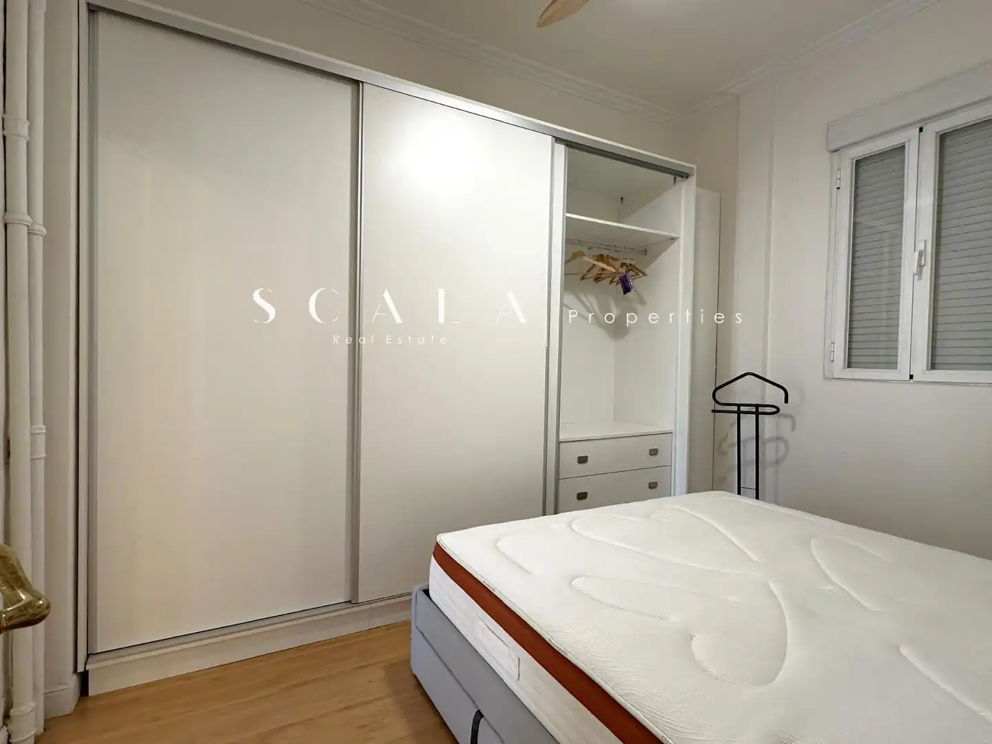 Wohnung zur Miete in Infanta Isabel, Jerónimos