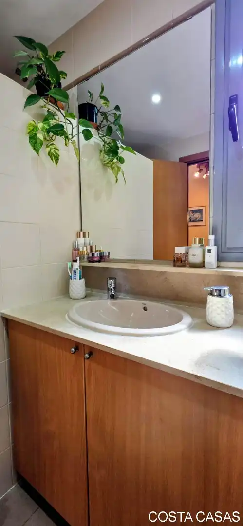 Bathroom of Duplexes for sale in Castelldefels  with Air Conditioner, Heating and Parquet flooring