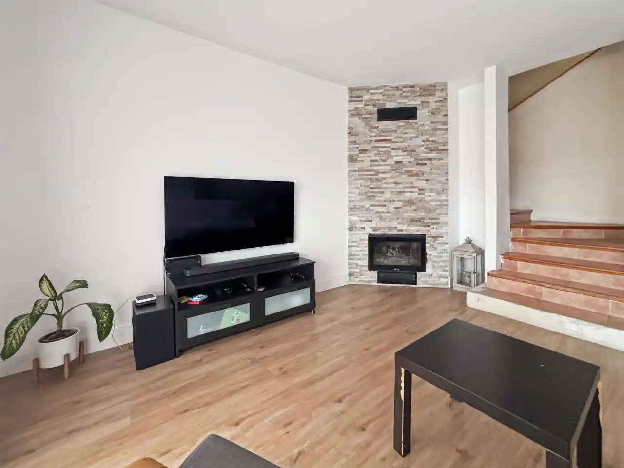Sala d'estar de Casa o xalet en venda en Collado Mediano amb Aire condicionat, Terrassa i Piscina comunitària