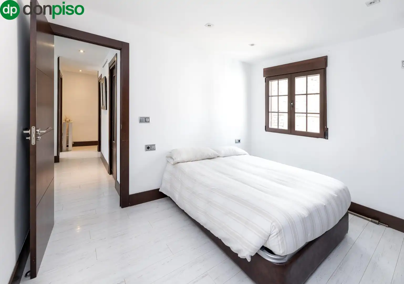 Bedroom of Flat for sale in Granada  with Air Conditioner