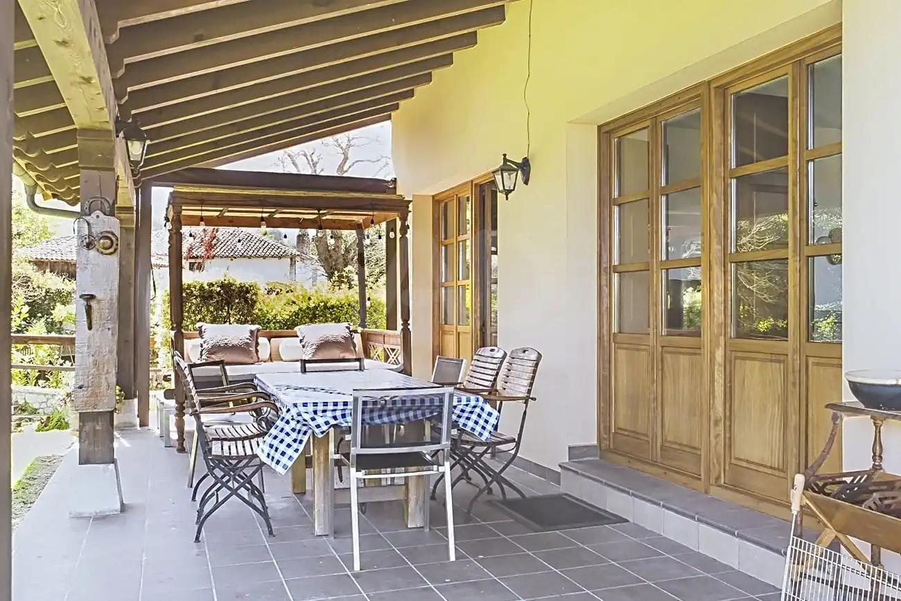 Terrassa de Finca rústica en venda en Llanes amb Aire condicionat i Calefacció