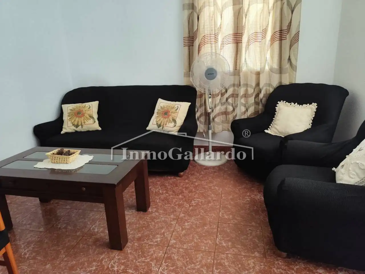 Sala de estar de Casa o chalet en venta en Rincón de la Victoria con Jardín privado y Terraza