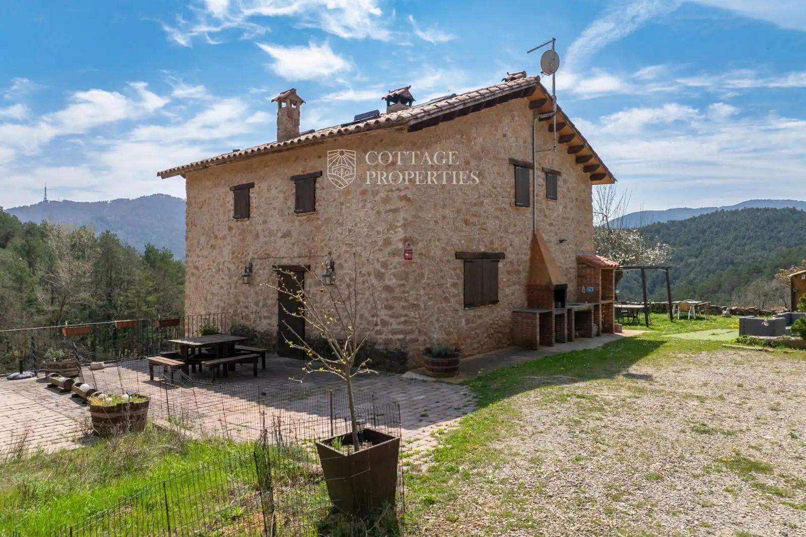 Außenansicht von Country house zum Verkauf in Ripoll