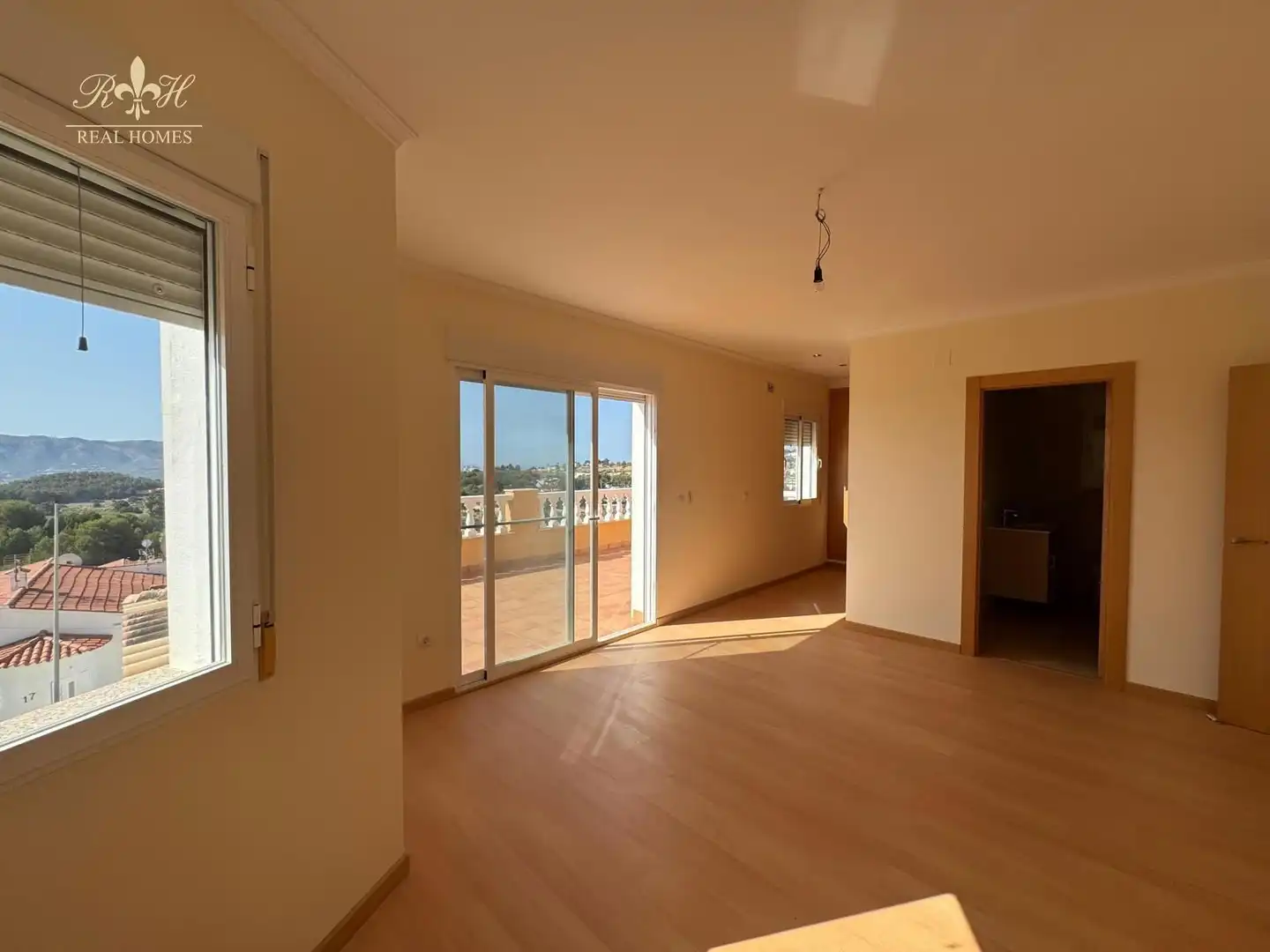 Bedroom of Houses for sale in L'Alfàs del Pi  with Air Conditioner, Heating and Swimming Pool