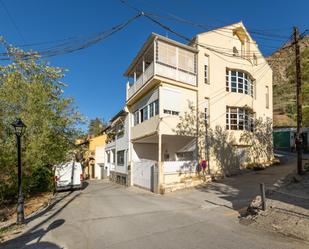 Vista exterior de Casa o xalet en venda en Pinos Genil amb Terrassa i Balcó