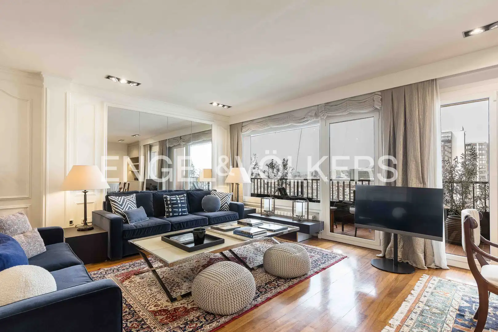 Living room of Flat for rent in Barcelona  with Air Conditioner, Heating and Parquet flooring
