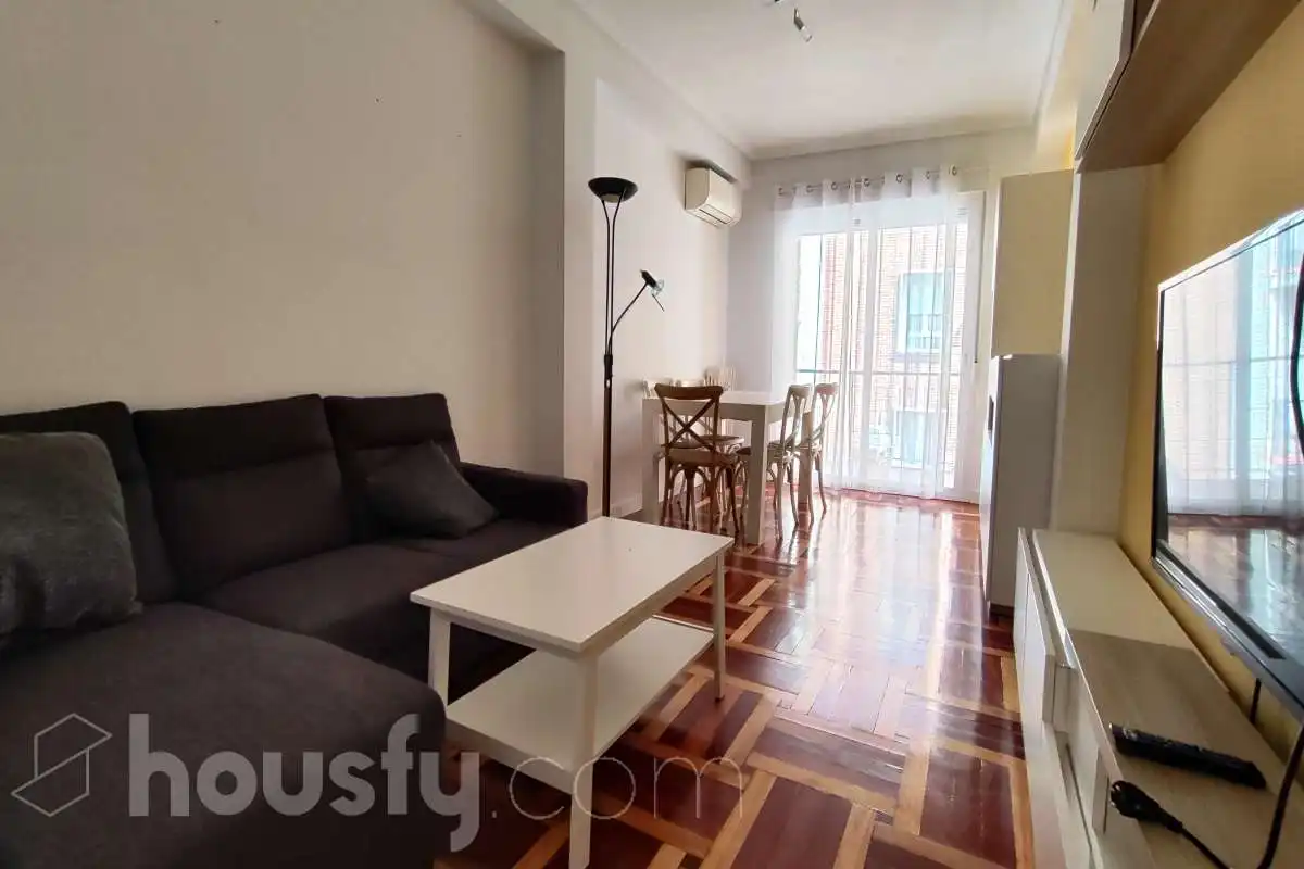 Sala de estar de Piso de alquiler en Madrid con Aire acondicionado, Terraza y Amueblado
