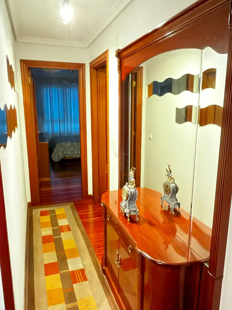 Habitación de Piso en venta en Entrambasaguas con Calefacción, Jardín privado y Amueblado