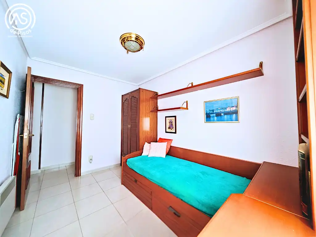 Habitación de Piso en venta en Zaragoza con Aire acondicionado, Calefacción y Amueblado