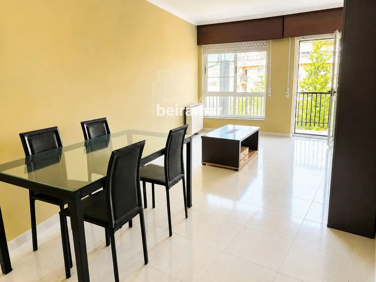 Vista exterior de Piso en venta en Ribeira con Calefacción, Terraza y Trastero