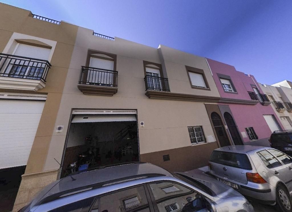 Vista exterior de Casa adosada en venda en Roquetas de Mar