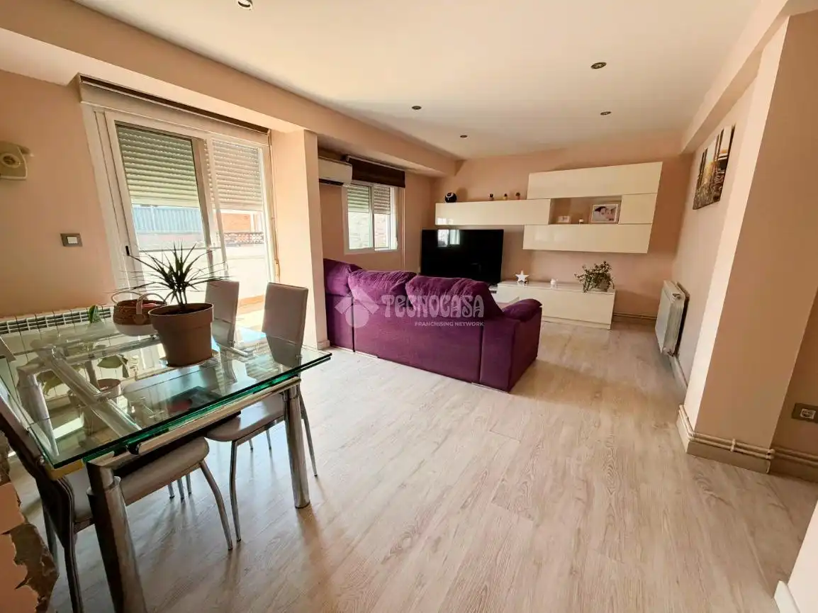 Wohnzimmer von Wohnung zum Verkauf in Zaragoza mit Klimaanlage, Heizung und Parkett
