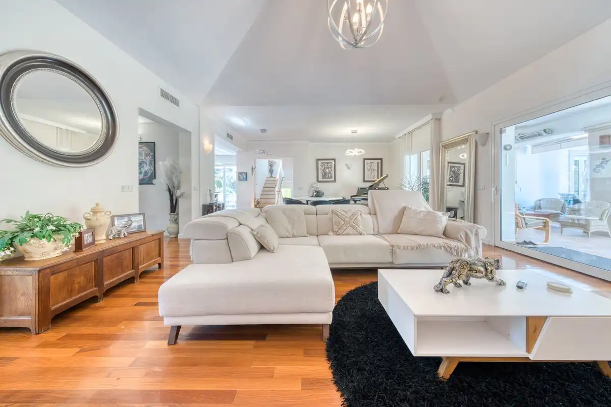 Sala de estar de Casa o chalet en venta en Mijas con Aire acondicionado, Jardín privado y Terraza