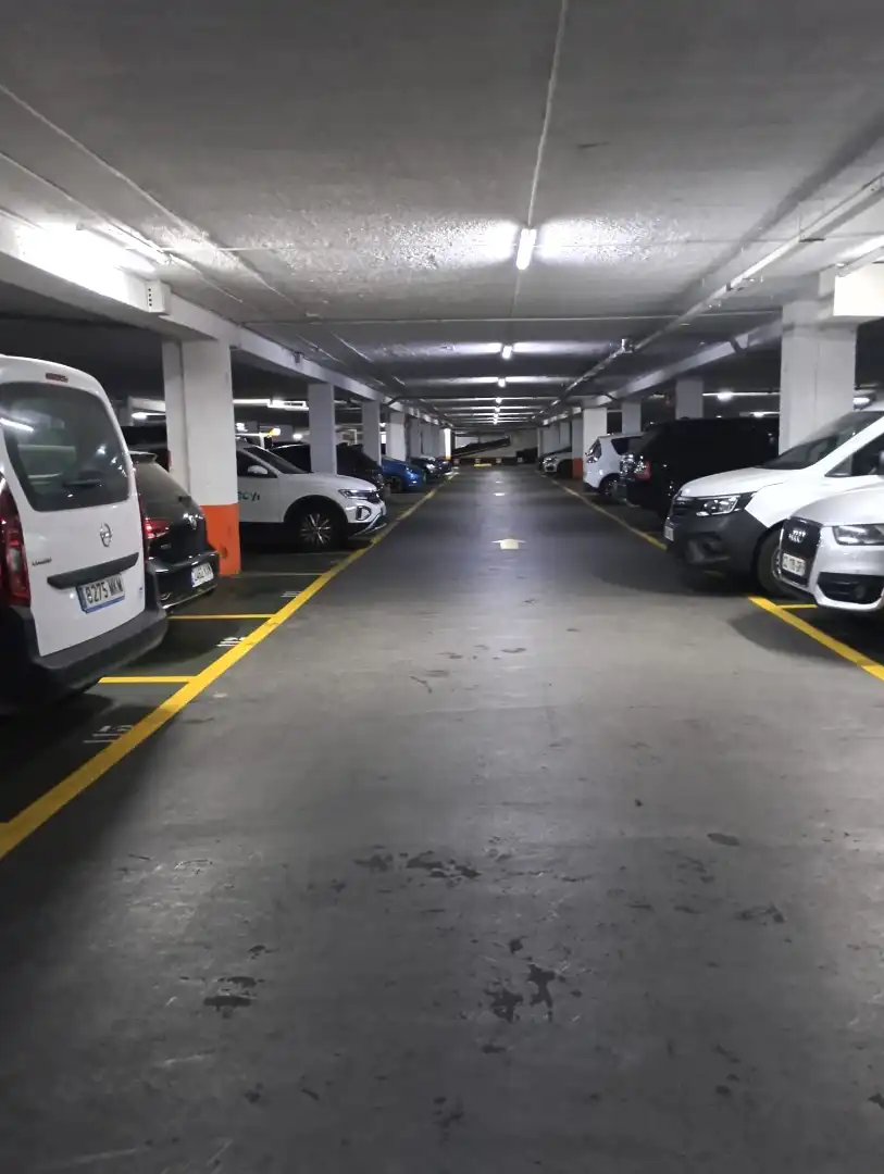 Parking de Garaje en venta en Barcelona con Alarma
