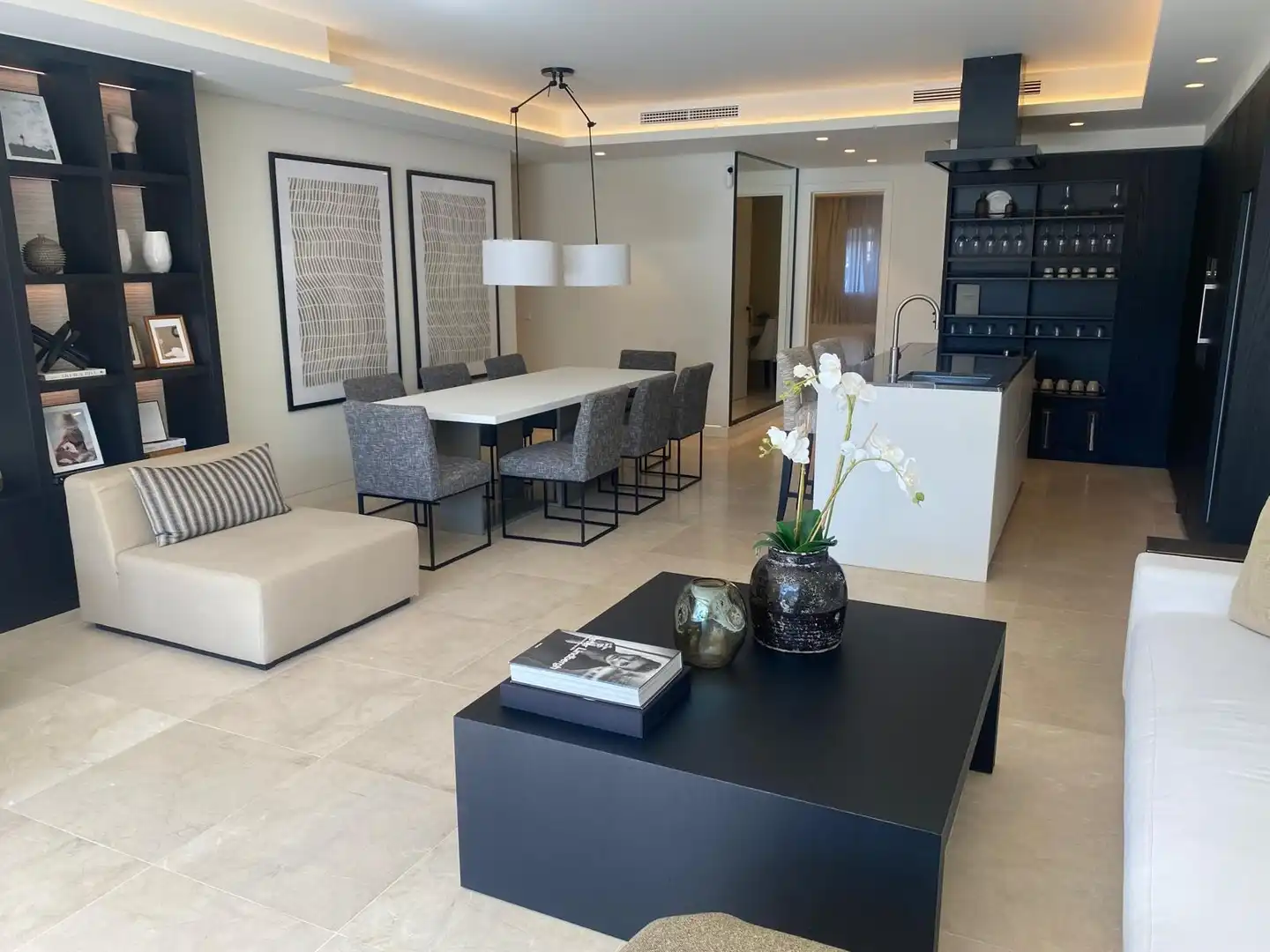 Sala de estar de Apartamento en venta en Marbella con Calefacción, Terraza y Trastero