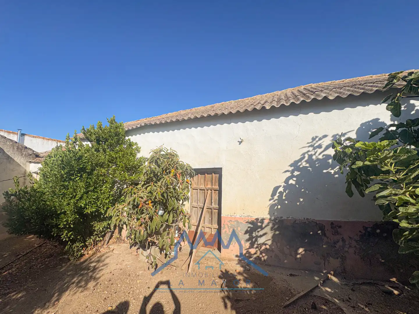 Außenansicht von Einfamilien-Reihenhaus zum Verkauf in Ciudad Real mit Privatgarten und Terrasse