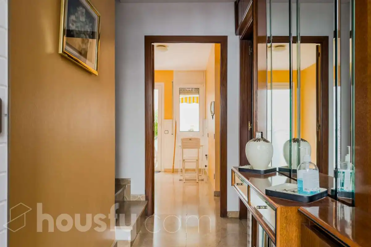 Houses for sale in Santa Coloma de Gramenet  with Air Conditioner, Heating and Private garden