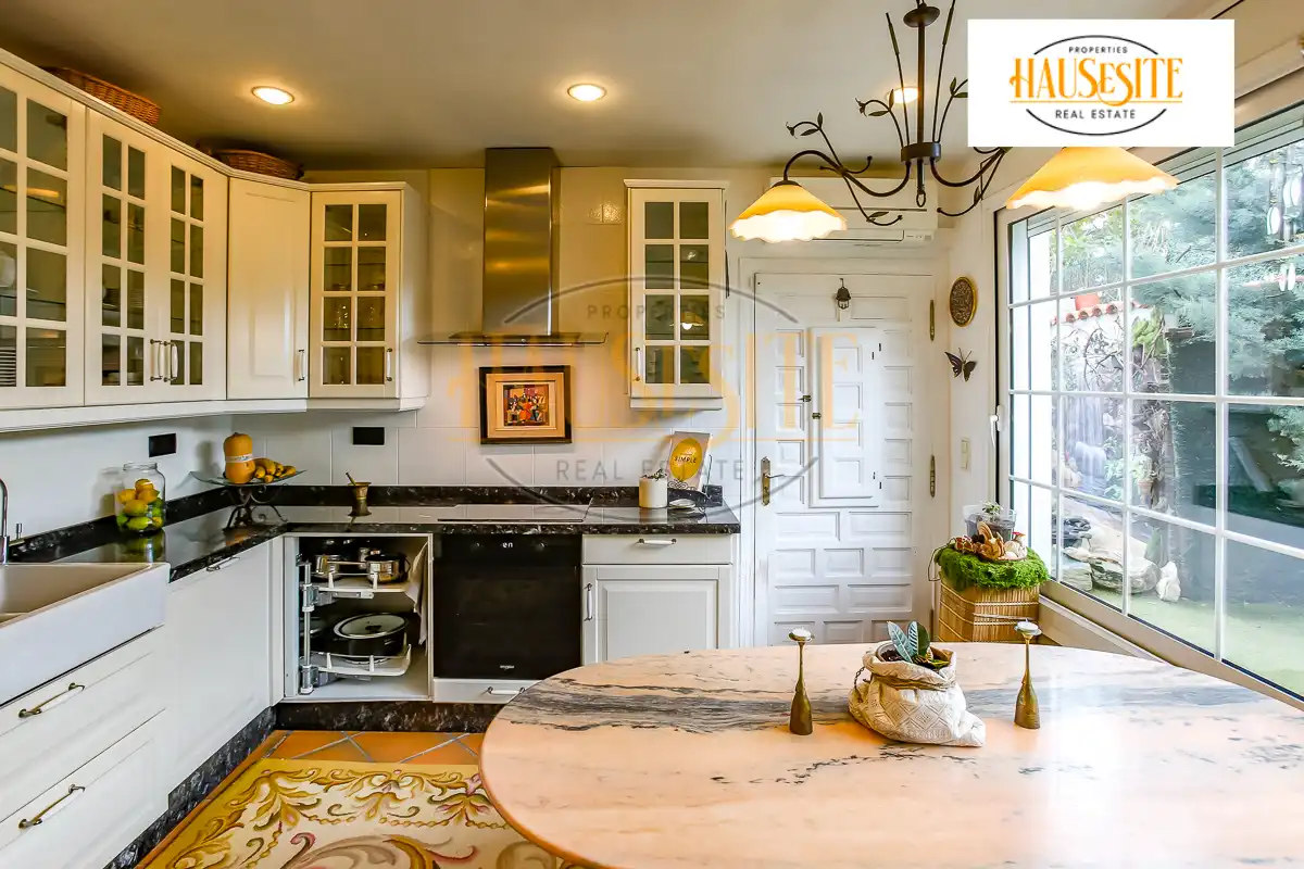 Cocina de Casa o chalet en venta en Mediona con Aire acondicionado, Calefacción y Jardín privado