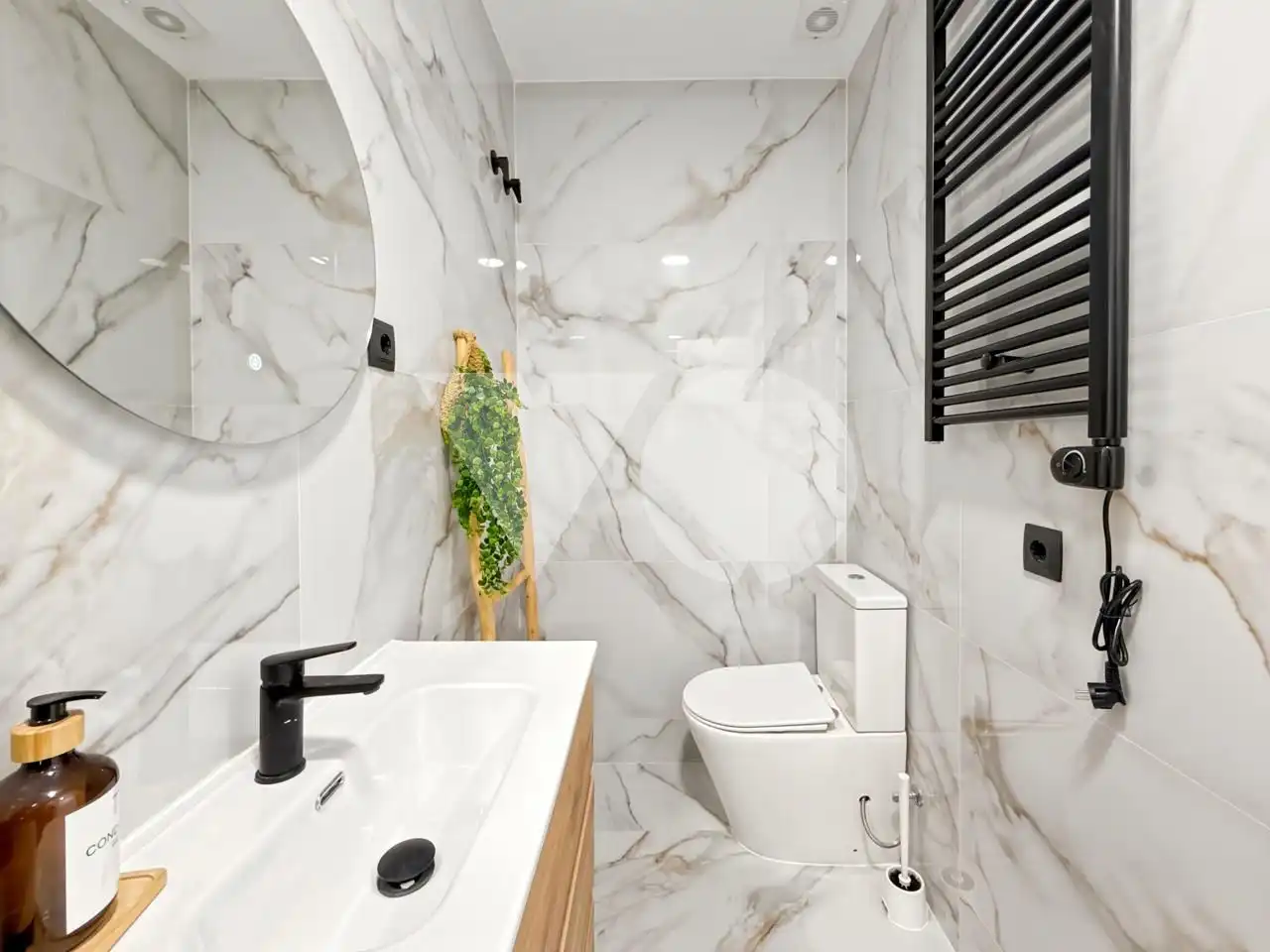 Bathroom of Ground floor for sale in San Sebastián de los Reyes  with Heating and Furnished