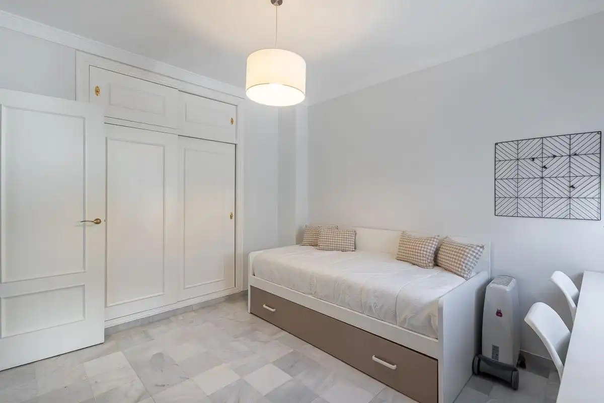 Habitación de Casa adosada en venta en Motril con Terraza y Alarma