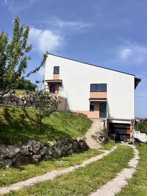 Vista exterior de Casa o xalet en venda en Gijón  amb Calefacció i Terrassa