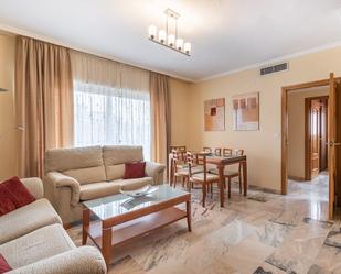 Living room of Flat to rent in  Granada Capital  with Air Conditioner, Heating and Balcony