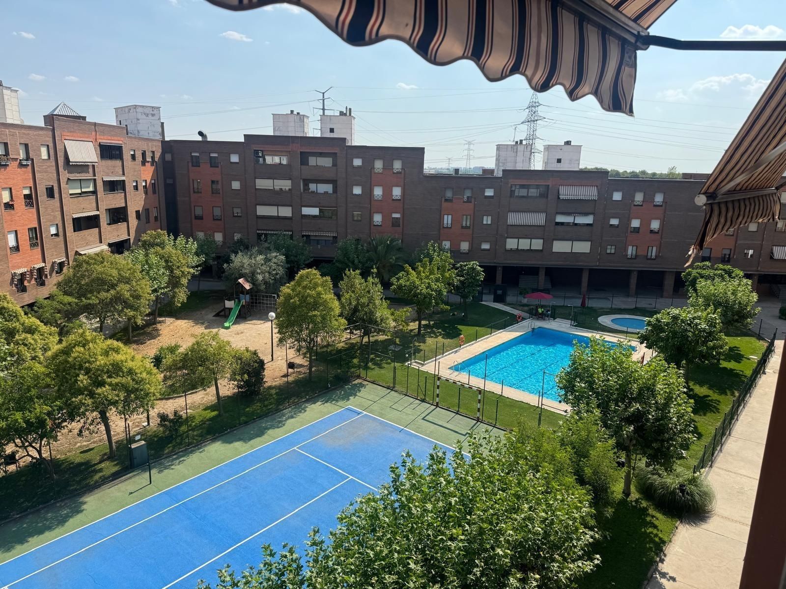 Swimming pool of Flat for sale in Leganés  with Air Conditioner, Heating and Parquet flooring