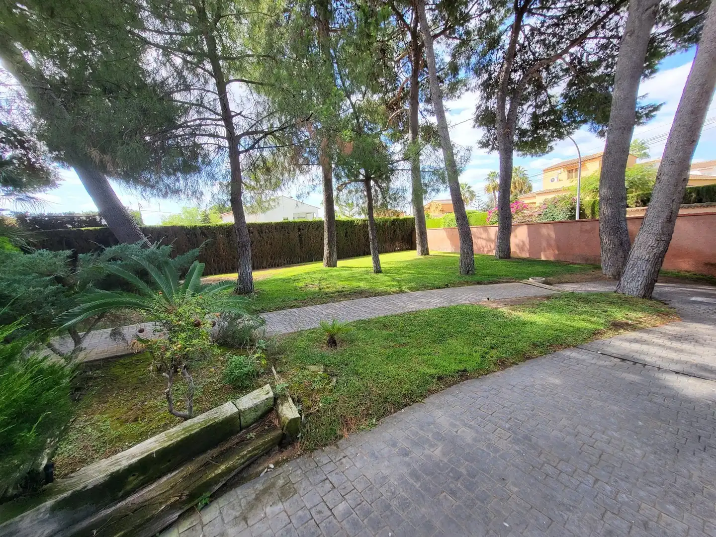 Jardí de Casa o xalet en venda en La Pobla de Vallbona amb Aire condicionat, Calefacció i Piscina