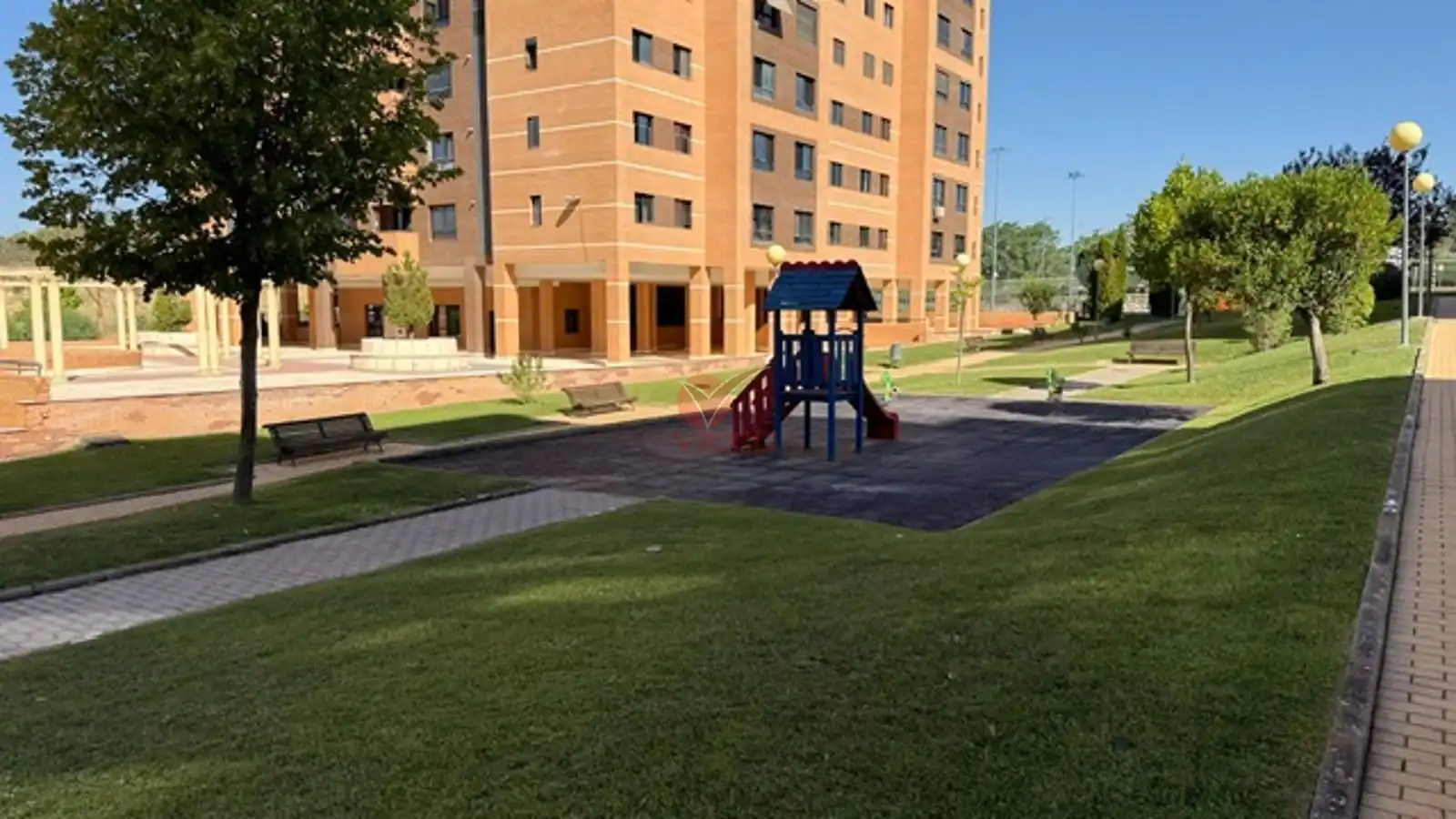Vista exterior de Pis en venda en Cuenca amb Calefacció, Traster i Piscina