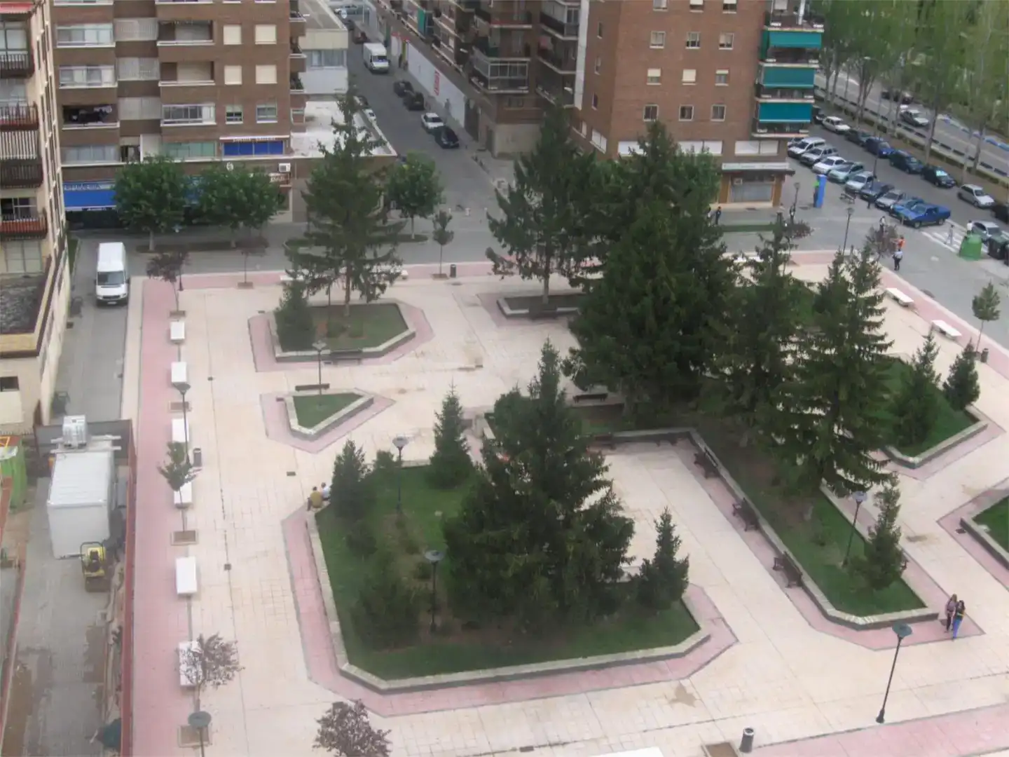 Vista exterior de Pis per a compartir en Aranda de Duero amb Parquet, Moblat i Balcó