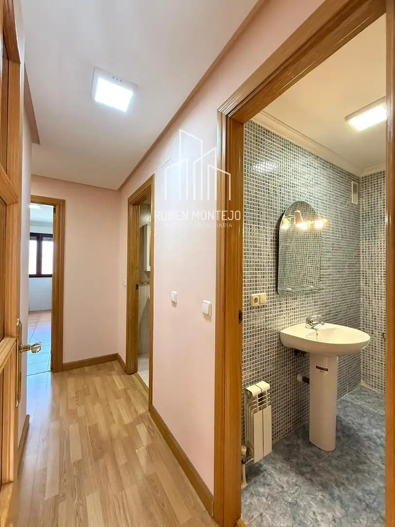Baño de Piso en venta en Salamanca con Calefacción, Terraza y Amueblado