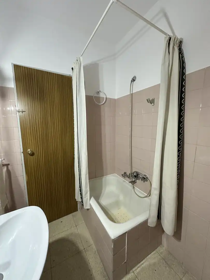 Badezimmer von Wohnung zum Verkauf in Quintanar de la Orden mit Parkett, Terrasse und Möbliert