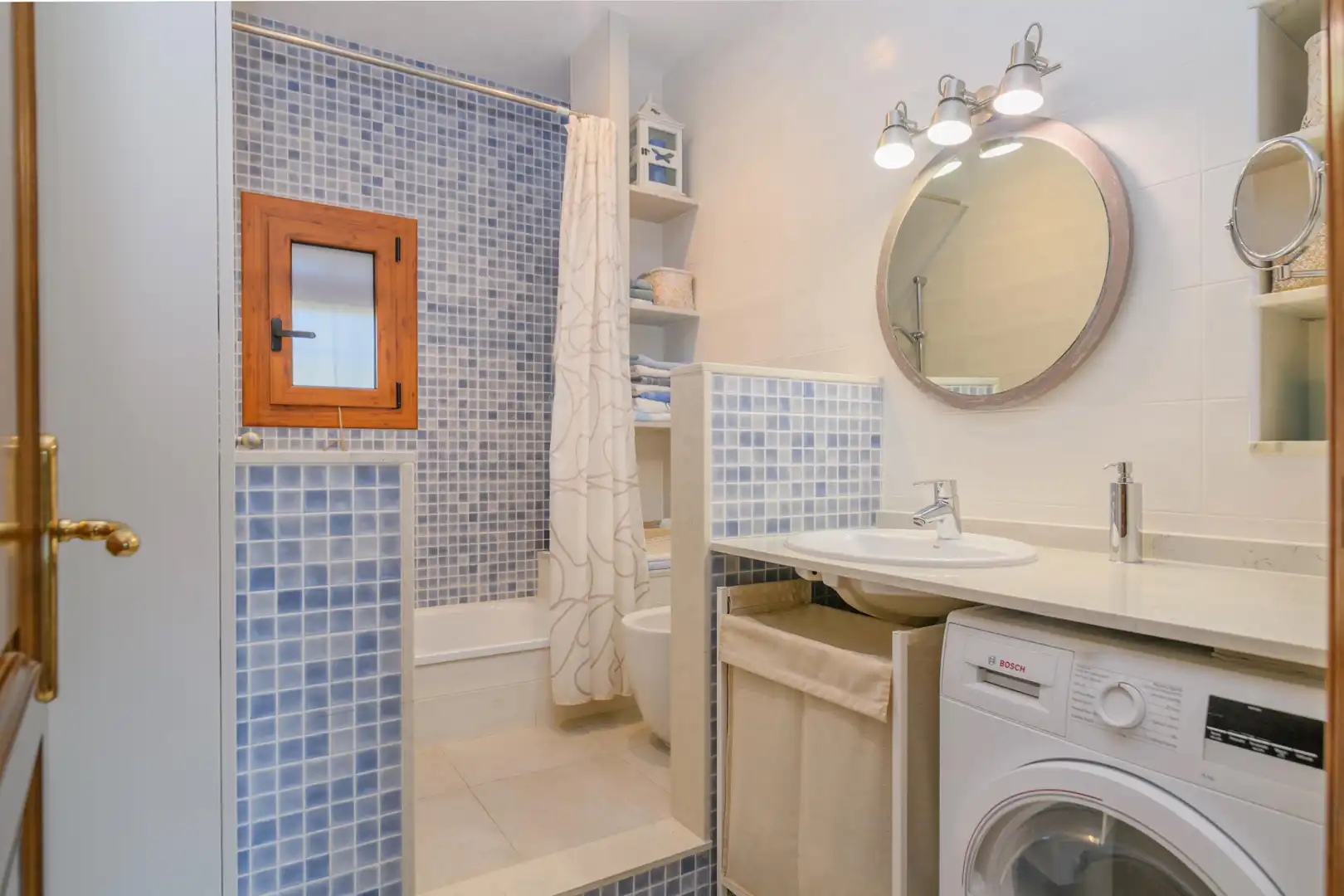 Bathroom of Houses for sale in Cabrils  with Air Conditioner, Heating and Private garden
