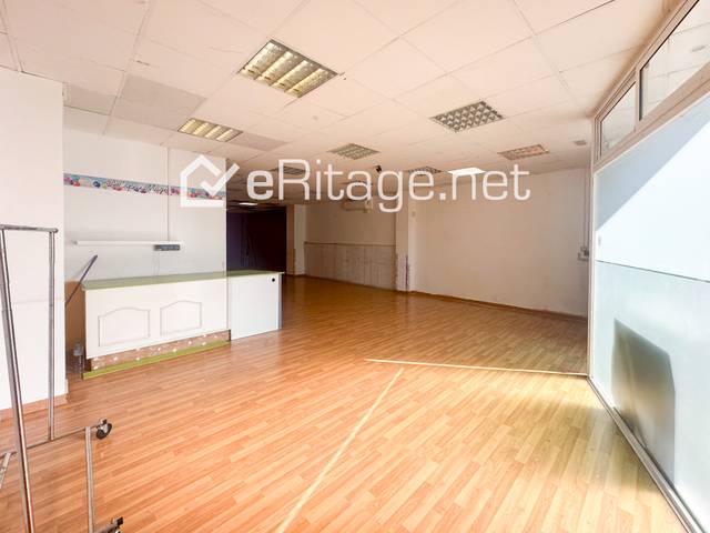 Local comercial en Venta en Carrer de Pau Casanovas i March en Sant Vicenç Dels Horts