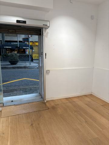 Local comercial en Alquiler en Plaça d'Artós en Sarrià