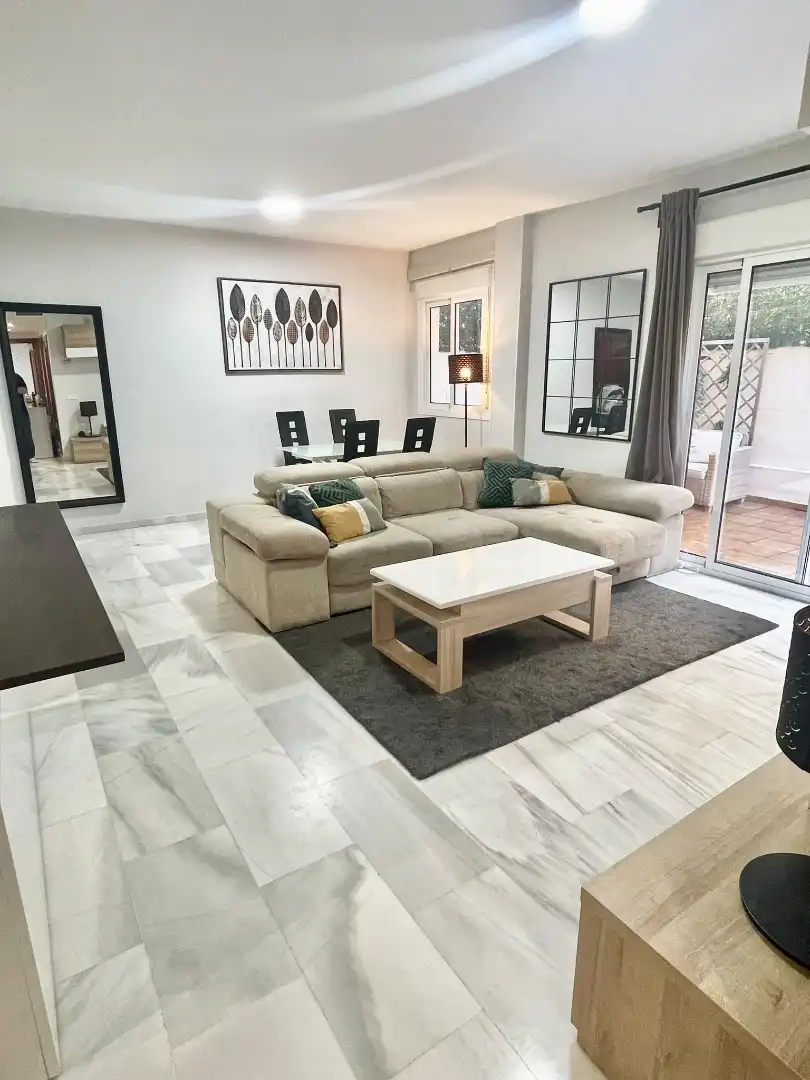 Wohnzimmer von Wohnung zur Miete in Centro