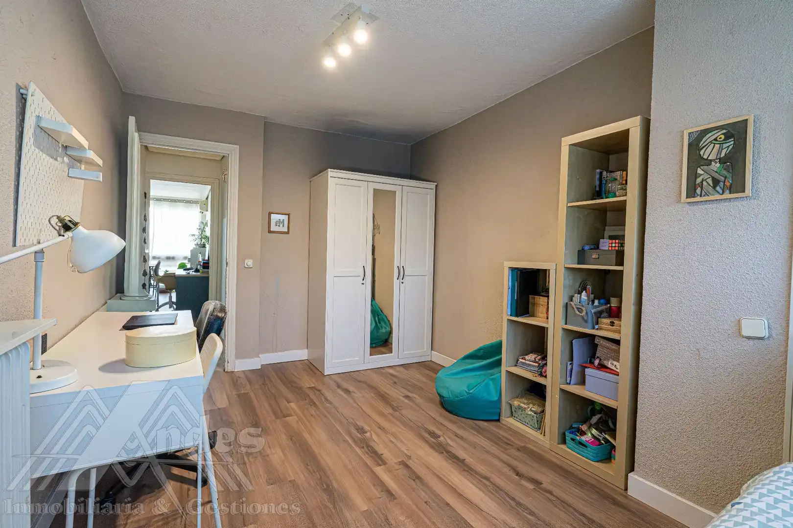 Living room of Flat for sale in Majadahonda  with Air Conditioner, Heating and Storage room