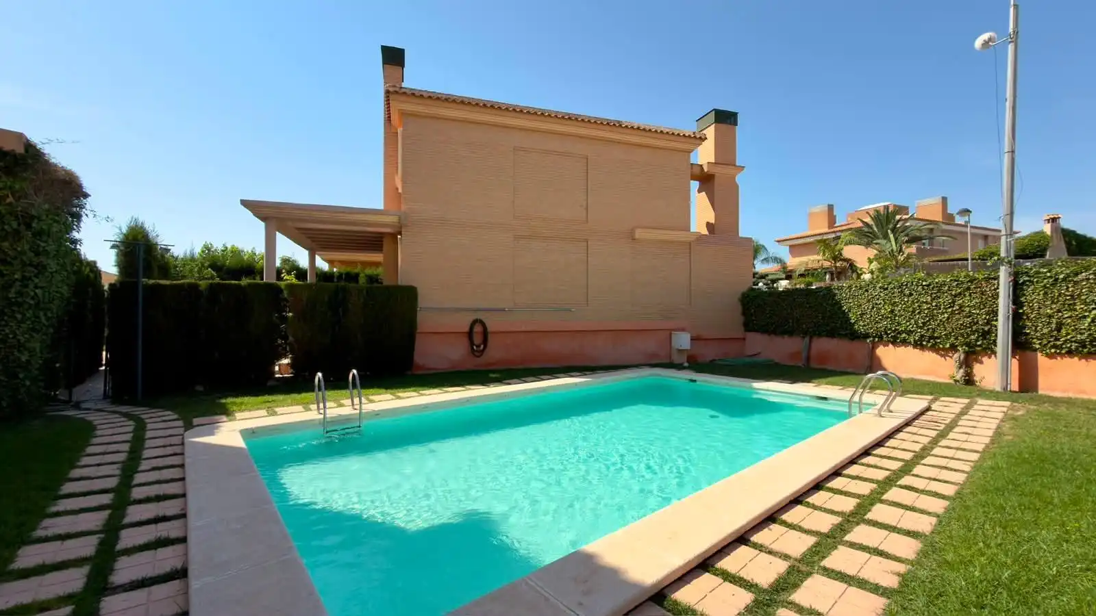 Swimming pool of Detached homes for sale in Sant Joan d'Alacant  with Air Conditioner, Terrace and Alarm