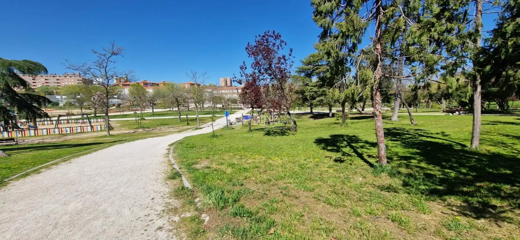 Vista exterior de Pis en venda en Madrid amb Terrassa i Balcó