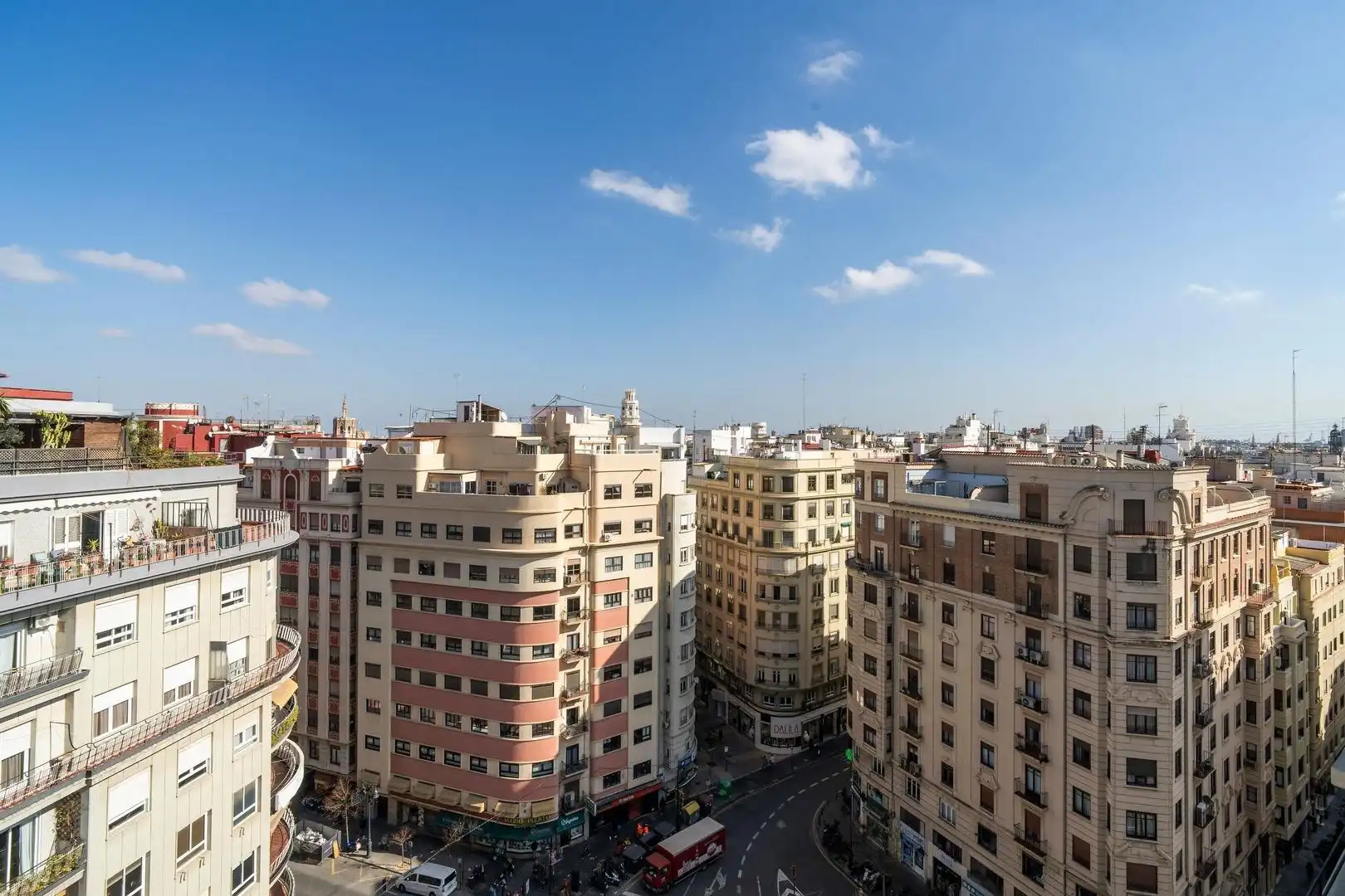 Exterior view of Attic for rent in Valencia  with Air Conditioner, Heating and Terrace