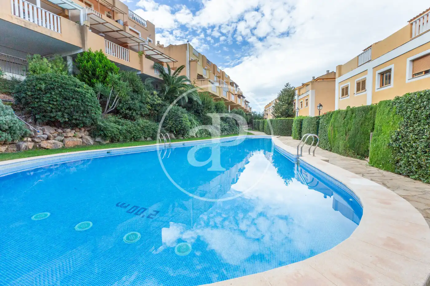 Jardín de Casa adosada en venta en Chiva con Aire acondicionado, Calefacción y Jardín privado