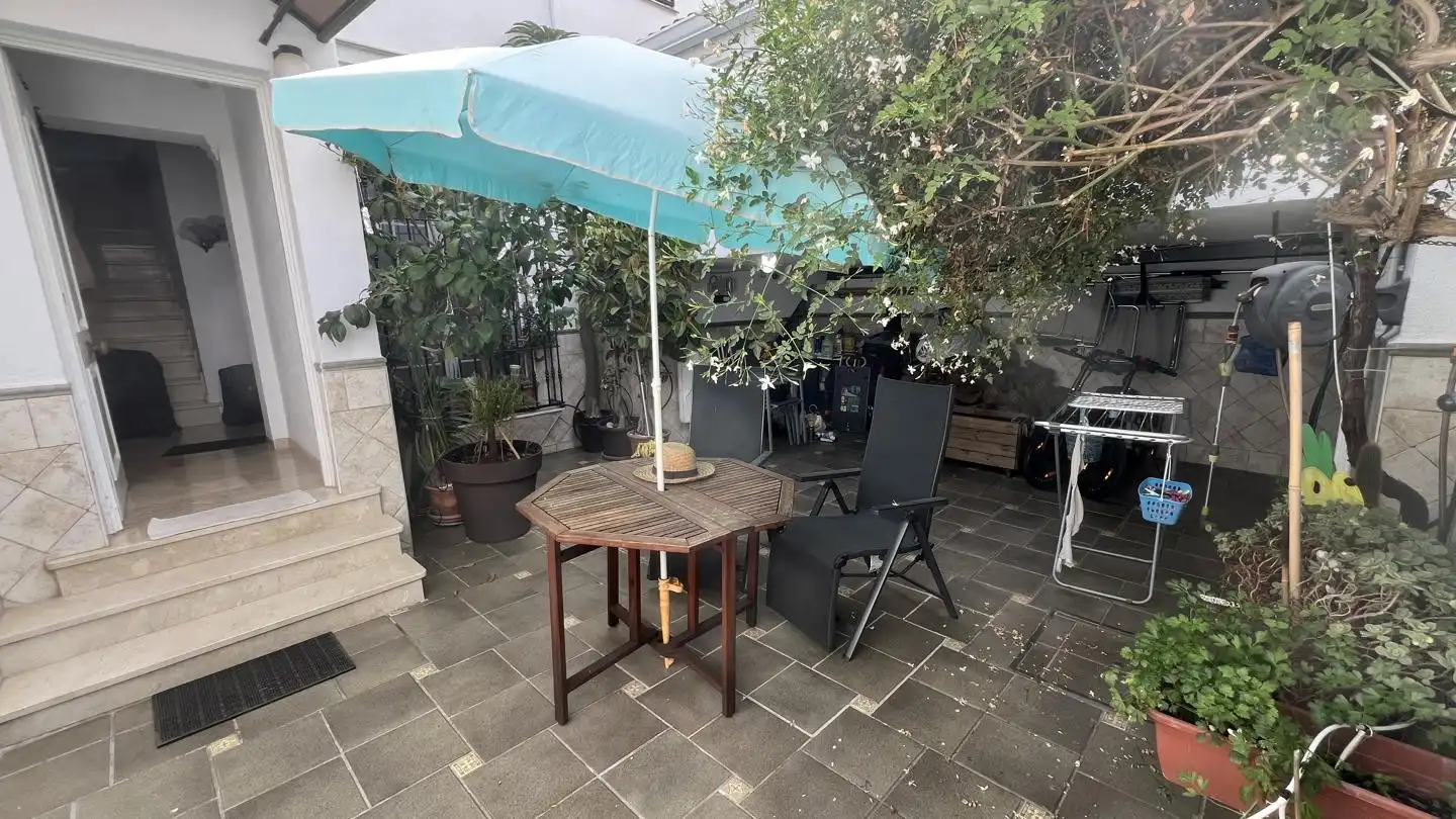 Terrassa de Casa o xalet en venda en Montequinto amb Jardí privat, Terrassa i Piscina comunitària