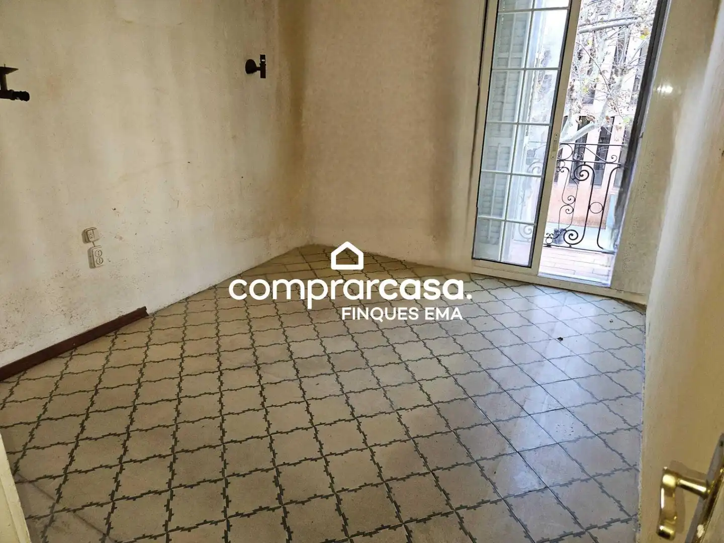 Piso en venta en Barcelona con Balcón