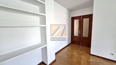 Foto 3 de Pis en venda a Calle Fernando Vela, Milán - Pumarín, Oviedo